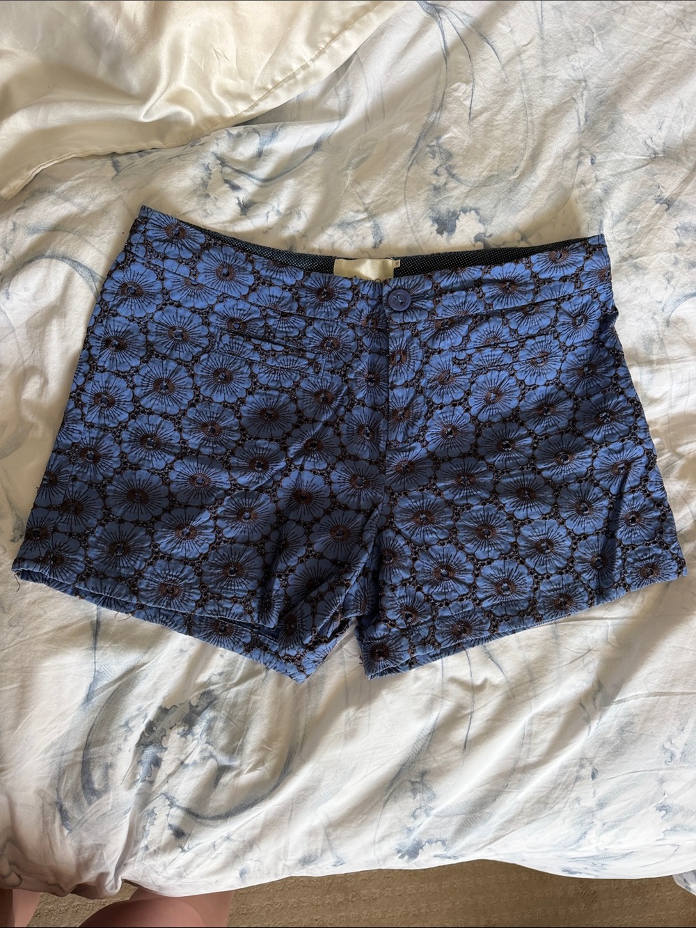 Anthropologie elevenses Blue Floral eyelet Embroidered Shorts size 10